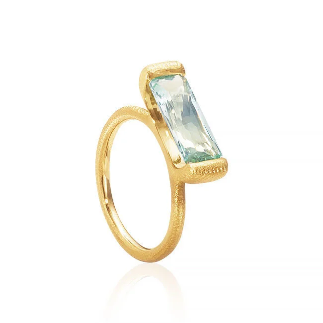 Stylish Gold Ring-Future 18K Gold Ring w. Beryl