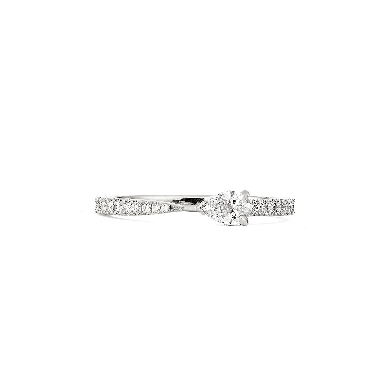 Custom Name Ring-Drop 18K Whitegold Ring w. Diamonds