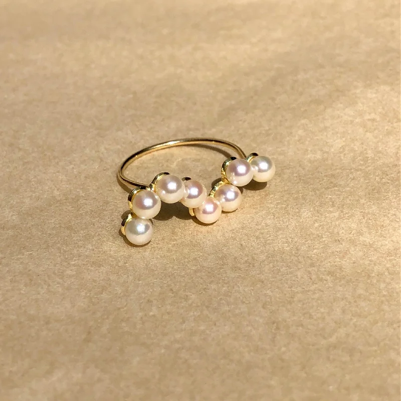 Luxury Wedding Band-Fine Curves 18K Gold Ring w. Pearls