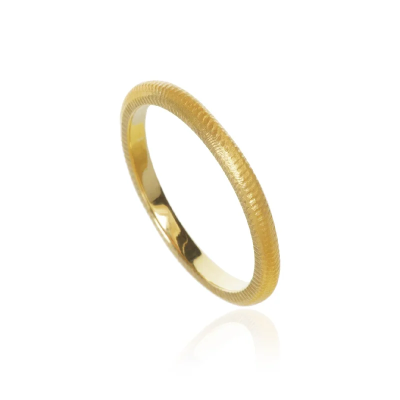 Women’s Stackable Rings-Curve 2 mm 18K Gold Ring