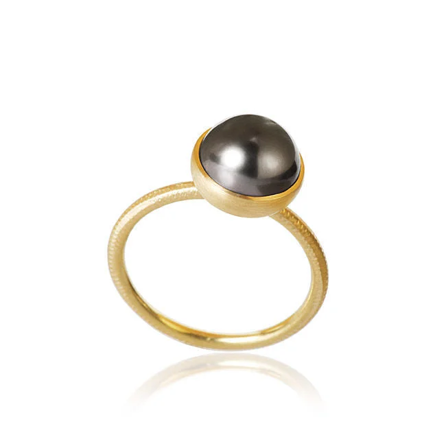 Classic Wedding Band Set-Small Pacific 18K Gold Ring w. Grey Pearl