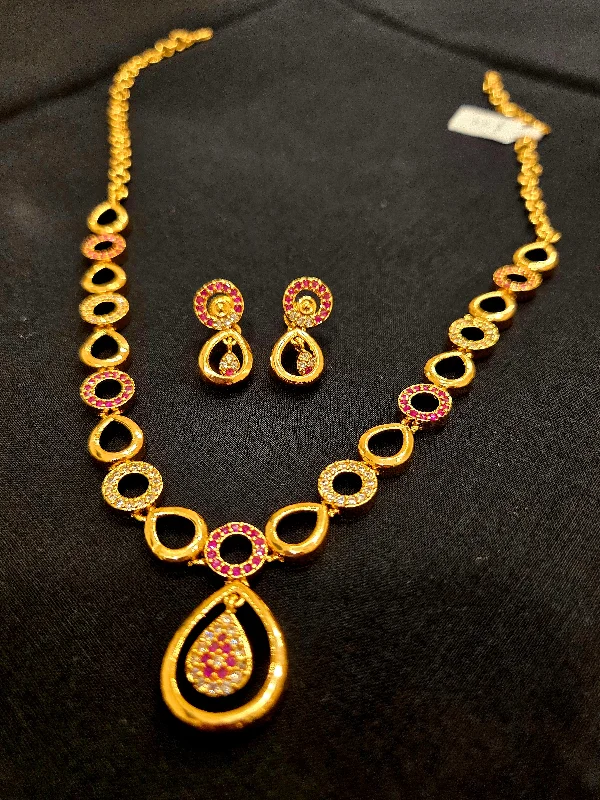 Fashionable Choker Necklace-Gorgeous Gold Plated And Pink Stoned Jewelry Set For Women