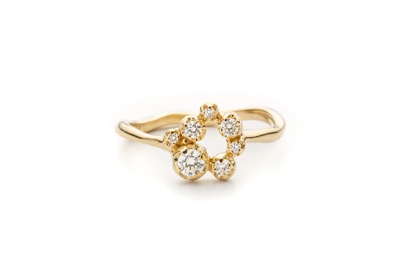 Elegant Diamond Ring-Small Circle Nr. 01 18K Gold, Whitegold or Rosegold Ring w. Diamonds